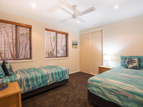 'Dutchies Vista' 1/45 Christmas Bush Ave - Ground Floor Duplex With Stunning Water Views - QLD Tourism 1