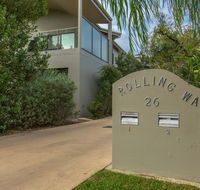 'Rolling Waves 2' on Ocean Drive - Queensland Tourism