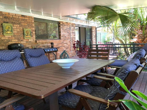 'Sandy Palms' 28 Moorooba Cr - Beautiful Home With Wifi, Air-con And Boat Parking - QLD Tourism 2