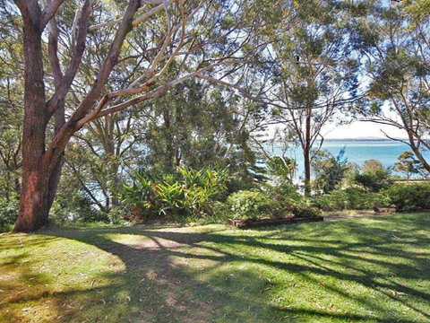 1 'Fiddlers Green' 62 Magnus Street - Ground Floor Unit Close To CBD - QLD Tourism 1
