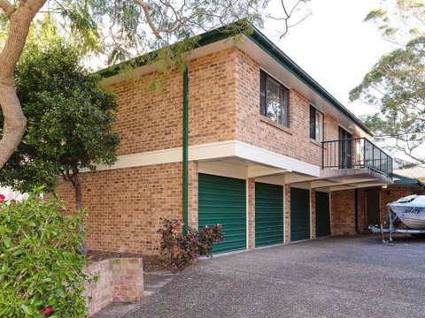 1 'Monterea' 3 Ondine Close - Walking Distance To Beach - QLD Tourism 0