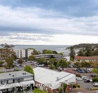 1 'Seaview' 9 Church Street - huge air conditioned unit with lift  WIFI