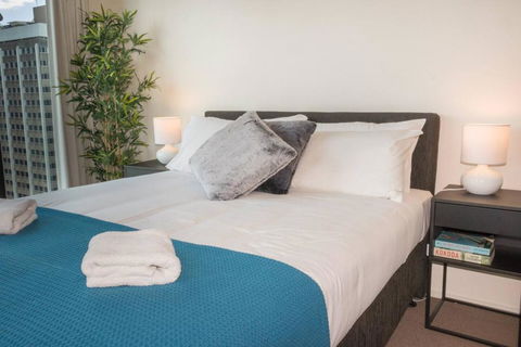 1 Bedroom Studio Apartment Near Eagle Street - QLD Tourism 1