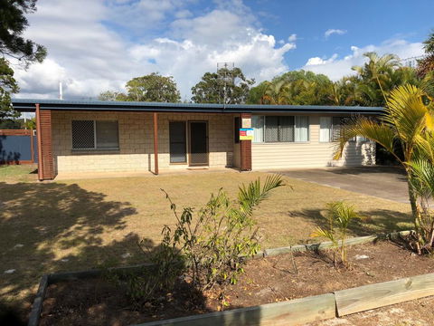 10 Cypress Avenue - Rainbow Beach, Fantastic Beach Location - QLD Tourism 0