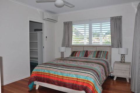 10 Double Island Drive - Modern Family Home, Centrally Located, Swimming Pool & Outdoor Area - QLD Tourism 1