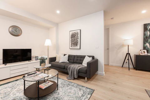 106, Modern Prestige, 3-Storey New Establishment - Queensland Tourism 2