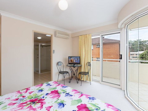 11 'Seashells', 21-23 Magnus Street - Pool, Lift, Aircon - QLD Tourism 2