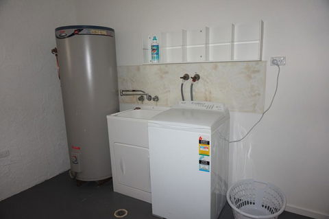 11 Bomburra Court - Rainbow Beach, Comfortable Beach House, Plenty Of Boat Parking - QLD Tourism 2