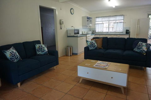11 Bomburra Court - Rainbow Beach, Comfortable Beach House, Plenty Of Boat Parking - QLD Tourism 0