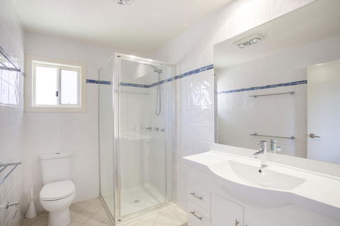 11 Riley St - Stylishly Modern - QLD Tourism 2