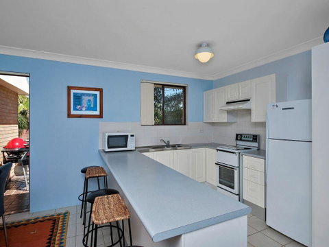 12 'Commodore', 6 Intrepid Close - Beautiful Water Views - QLD Tourism 3