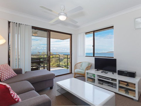 12 'Intrepid' 3 Intrepid Close - Right On The Beachfront - QLD Tourism 2