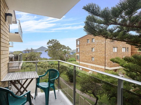 12 'The Helm', 22 Voyager Close - Unit In Little Beach With Direct Access To Shoal Bay Beach! - QLD Tourism 2