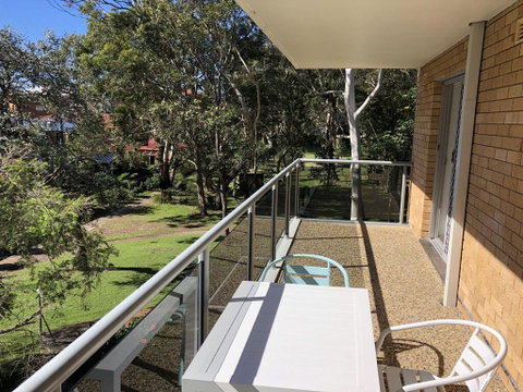 13 'Parkview', 11-13 Catalina Close - Great Location Unit With A Locked Garage - QLD Tourism 2