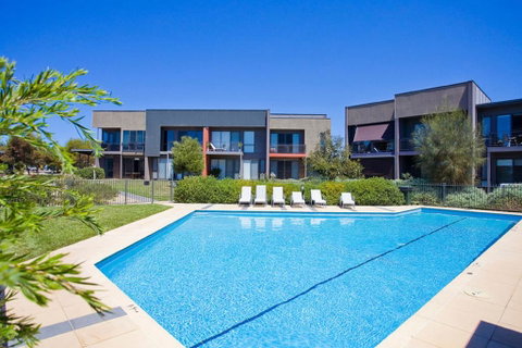 13 Shore Place - QLD Tourism 1