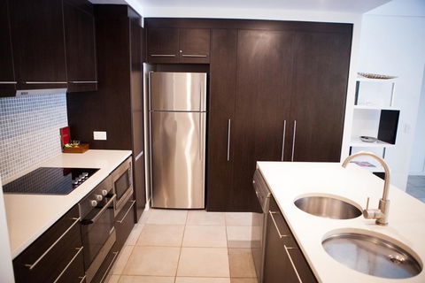 131 Sea Temple Luxury Swimout Apt. - Queensland Tourism 2