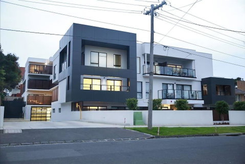 136, Light-filled Homely Box Hill Apt, 2Bed2BathFreeParking - QLD Tourism 0