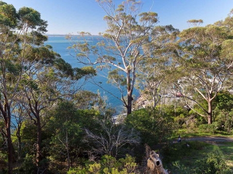 15 'Thurlow Lodge', 6 Thurlow Avenue - Fantastic Unit With Water Views & Pool In Complex - QLD Tourism 0