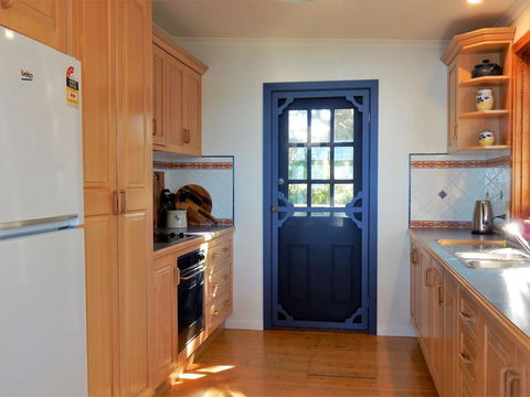 164 Mitchell Pde - Spectacular Views - QLD Tourism 3