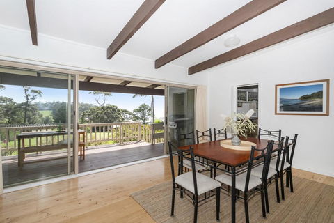 19 Buchan Street - Mollymooks Tee To Sea - QLD Tourism 1