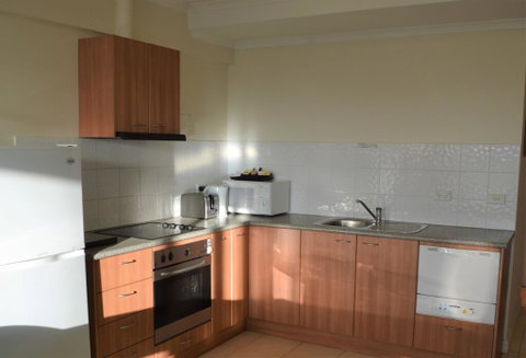 19 Lakeview Plaza - QLD Tourism 3