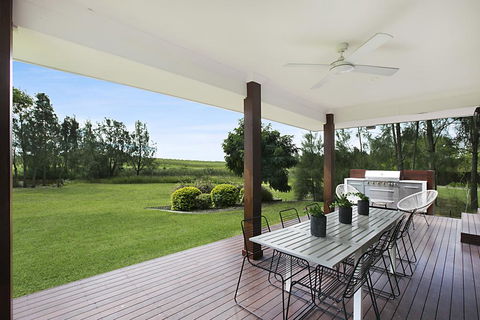 1OAK - Queensland Tourism 1