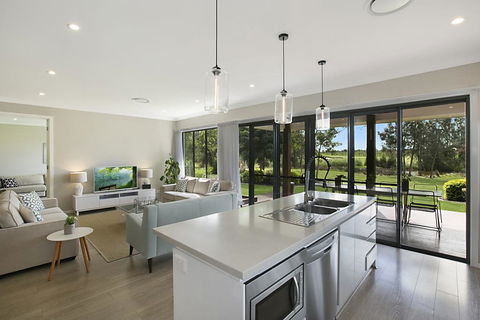1OAK - Queensland Tourism 2