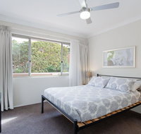 2 'Bronte Court' 17 Magnus Street - air con complex pool and centrally located - QLD Tourism