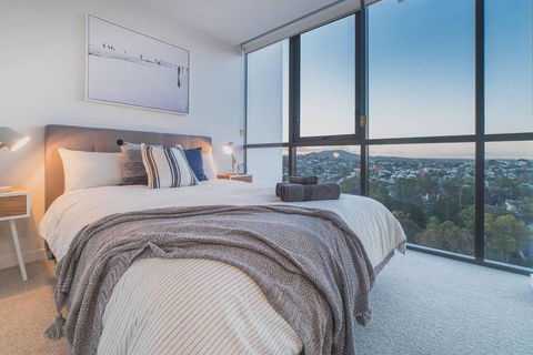 2 Bed Brisbane Resort Apartment - QLD Tourism 3