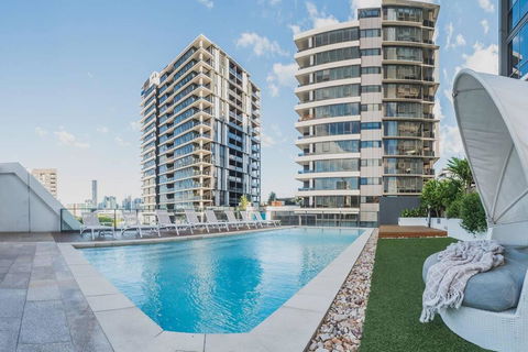 2 Bed Brisbane Resort Apartment - QLD Tourism 0