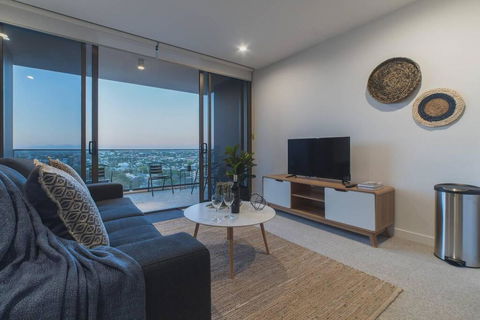 2 Bed Brisbane Resort Apartment - QLD Tourism 1