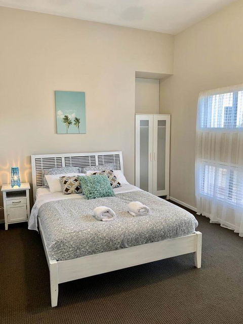 2 Bed Rooms Granny Flat - Complete Privacy - QLD Tourism 3