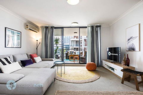 2 Bedroom 2 Bathroom Apt With Balcony And Parking - Queensland Tourism 0