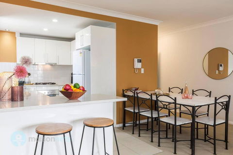 2 Bedroom 2 Bathroom Apt With Balcony And Parking - Queensland Tourism 2