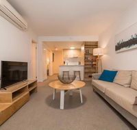 2 Bedroom Apartment Seconds From Valley - QLD Tourism