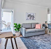 2 Bedroom Apt with Balcony  Air Con in Plympton - QLD Tourism