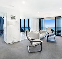 2 Bedroom Ocean View Apartment in Surfers Paradise - Queensland Tourism