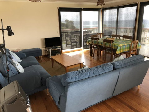 2 Jocelyn Street. Dalmeny - QLD Tourism 2
