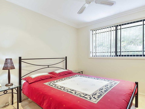 2/11a Christmas Bush Avenue - Fantastic Townhouse Close To Dutchies Beach - Queensland Tourism 1