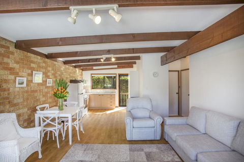 2/81 Clyde St - Villa De Golf At Mollymook - QLD Tourism 0