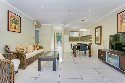 214 Spindle Cowrie Apartment - QLD Tourism 3