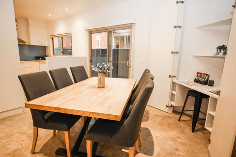 22 Riverside - QLD Tourism 1