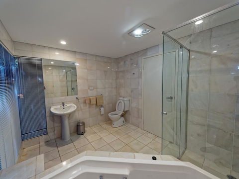 230 Scenic Drive - QLD Tourism 1