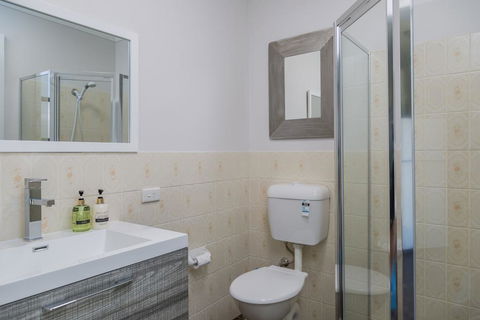 235 Mitchell Parade, Mollymook - QLD Tourism 3
