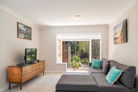 235 Mitchell Parade, Mollymook - QLD Tourism 0