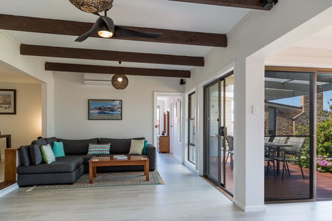 235 Mitchell Parade, Mollymook - QLD Tourism 1