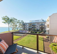 24 'The Poplars' 34 Magnus Street - views aircon WIFI Netflix  Pool - QLD Tourism