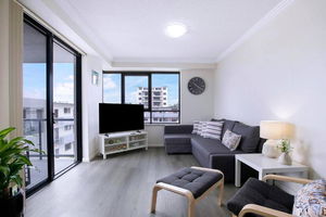 Breezy Beachside - Enjoy Outdoor Fun and Relaxation