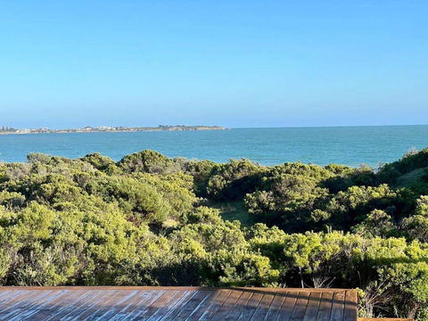 C4 Miles Beach Shack - QLD Tourism 1