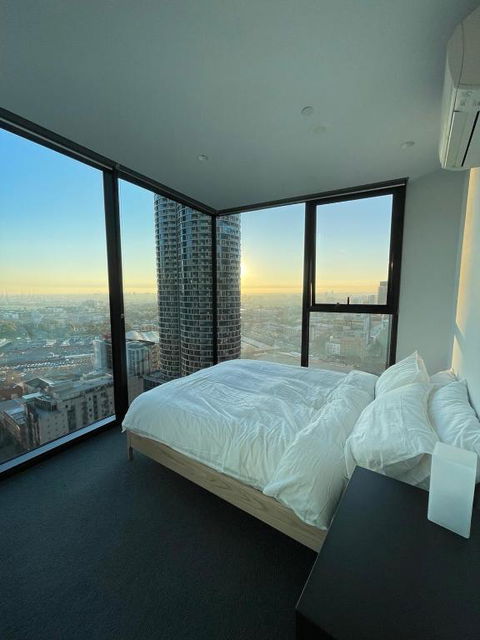 C&S Stay- Melbourne CBD - QLD Tourism 0